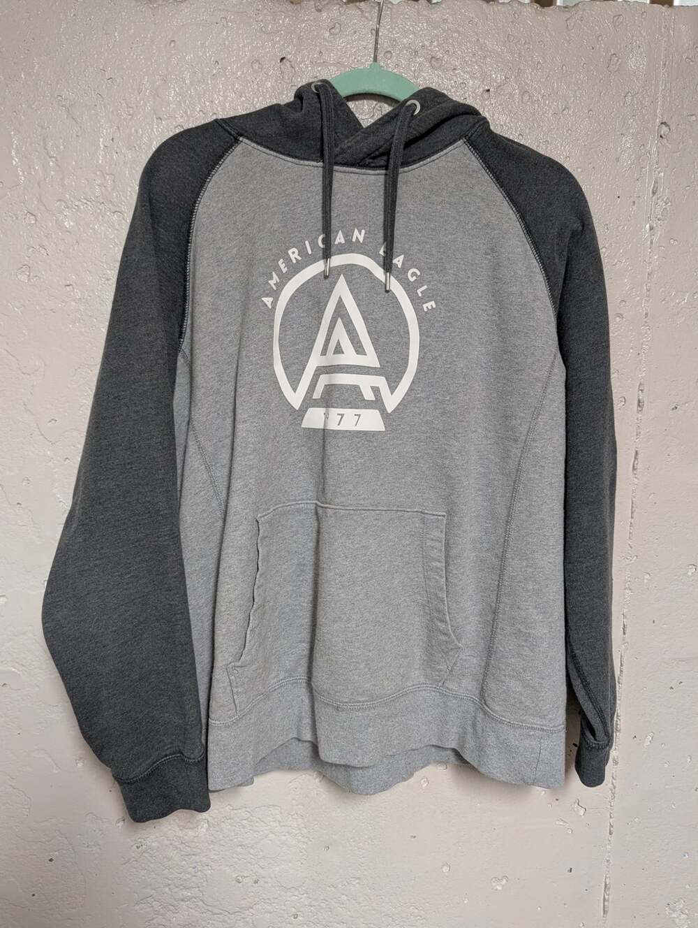 American Eagle 1977 Graphic Raglan Hoodie Gray Two Tone Cotton Large